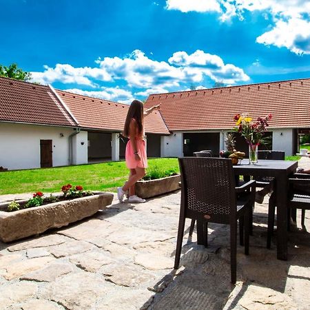 Residence Klazary U Zumberka - Terasove Apartmany Kamenna Kültér fotó